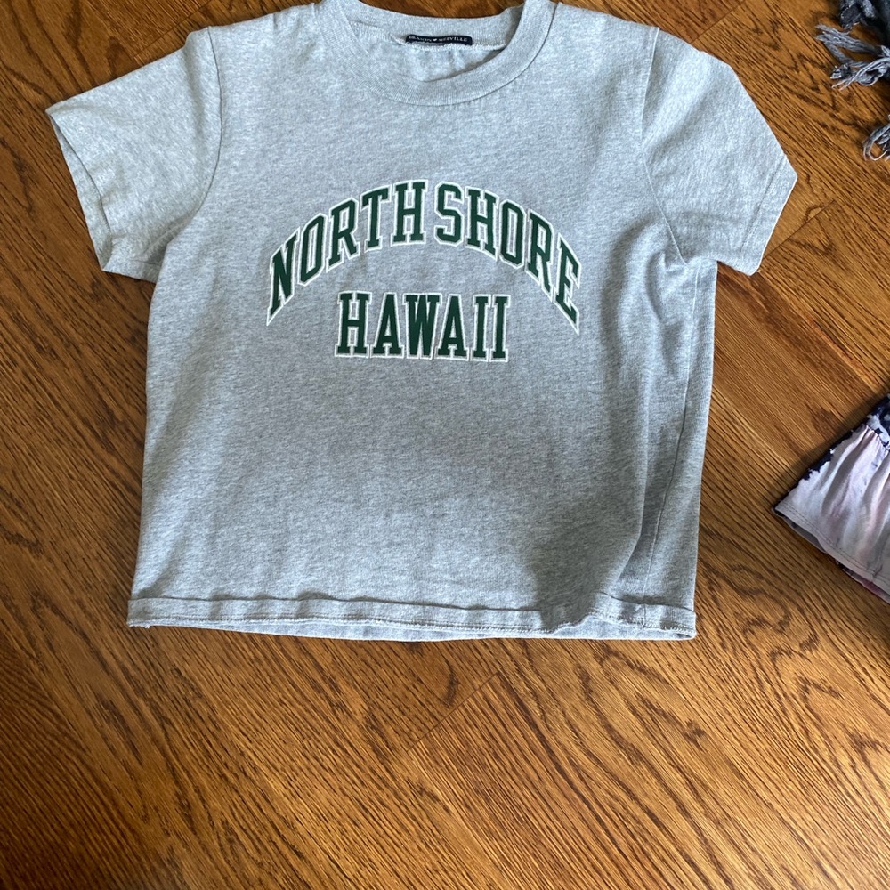 North shore Hawaii brandy Melville tee shirt